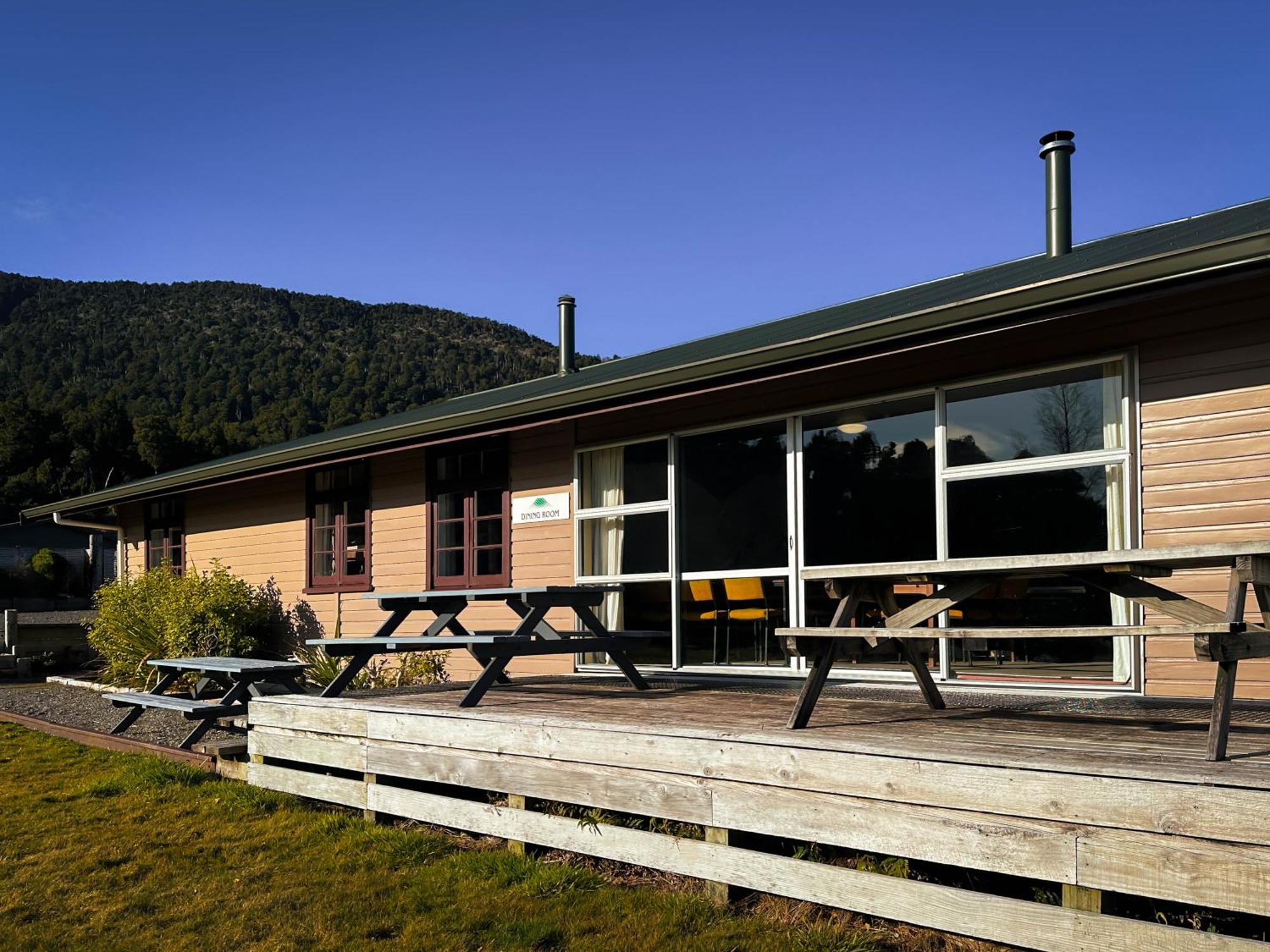 Erua The Crossing Lodge & Backpackers מראה חיצוני תמונה