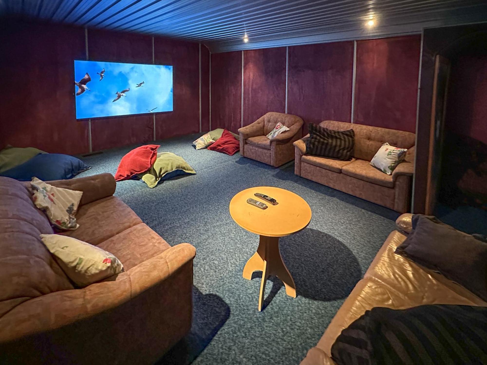 Erua The Crossing Lodge & Backpackers מראה חיצוני תמונה