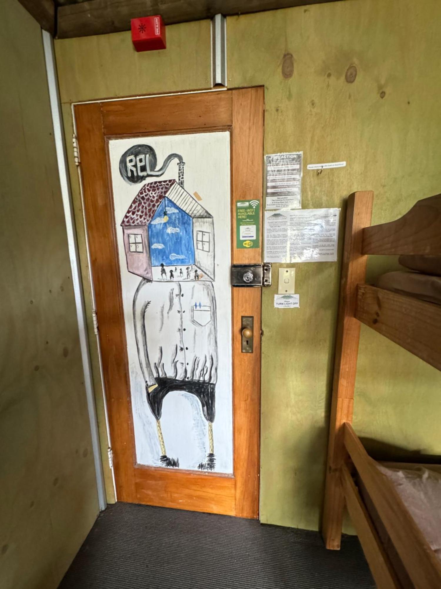 Erua The Crossing Lodge & Backpackers מראה חיצוני תמונה