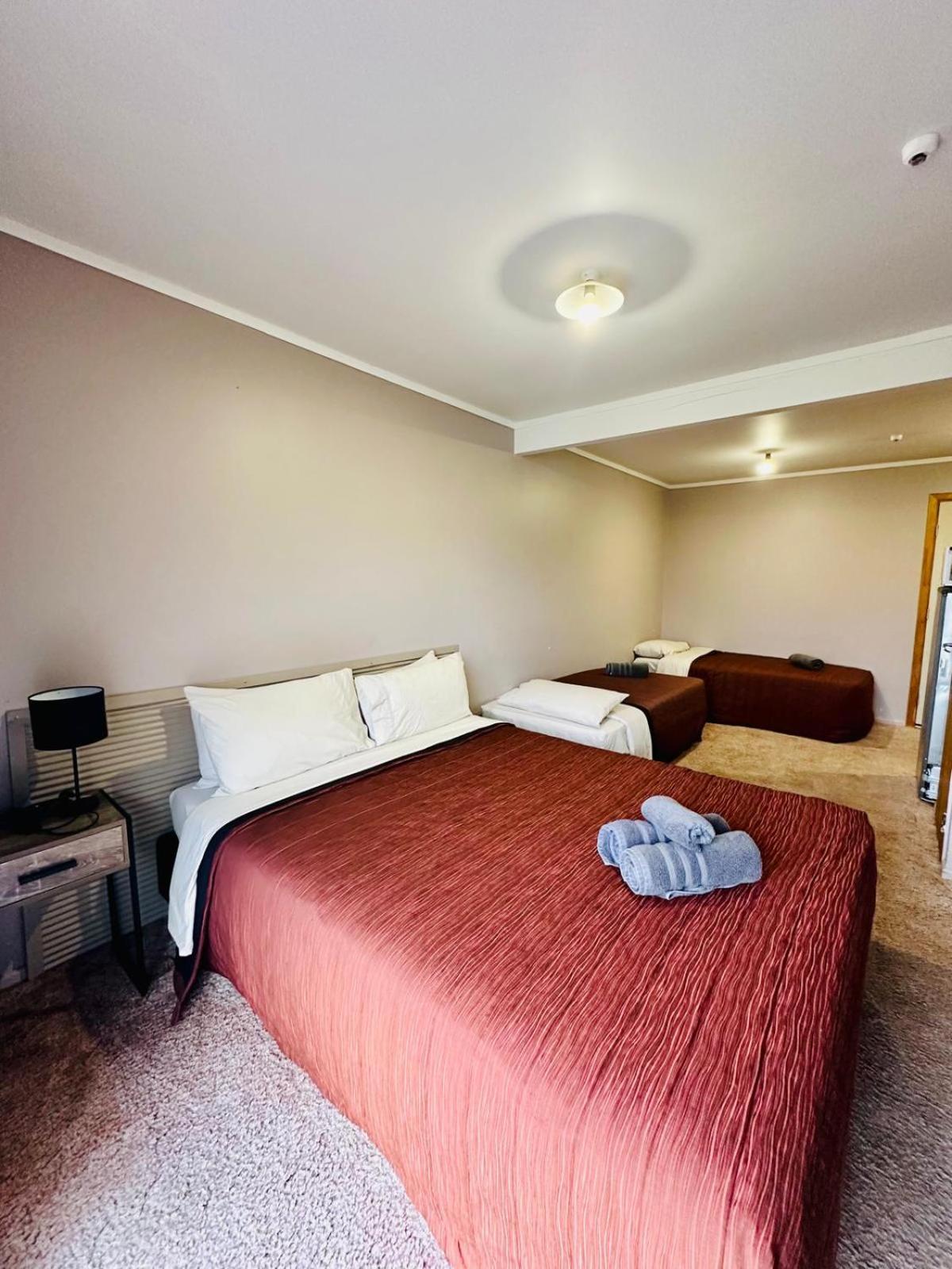 Erua The Crossing Lodge & Backpackers מראה חיצוני תמונה