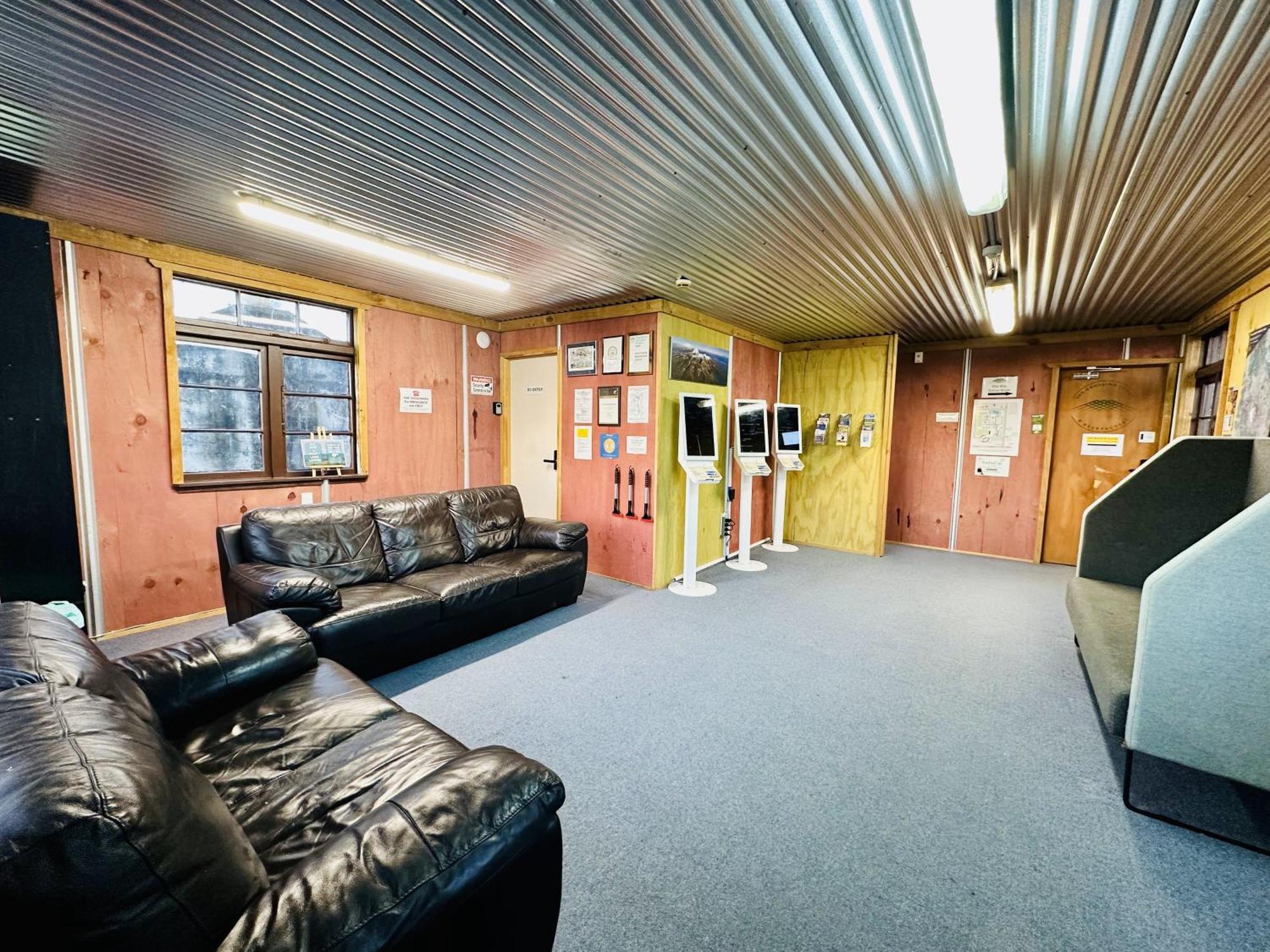Erua The Crossing Lodge & Backpackers מראה חיצוני תמונה